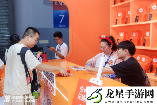 一栗小莎子亮相CJ螃蟹游戲展臺(tái)-反詐宣傳成亮點(diǎn)