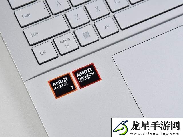華碩無畏Pro16銳龍版2025
