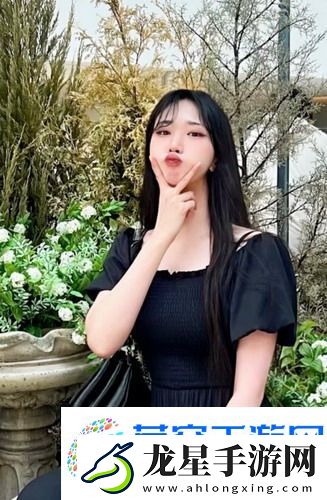 老公剛?cè)胀暧肿屌笥讶?></p><p>情感觀念的轉(zhuǎn)變  在當今社會，傳統(tǒng)的婚姻觀念逐漸被打破，許多人開始探索更加開放和包容的感情方式。老公剛?cè)胀暧肿屌笥讶?，這種現(xiàn)象在一些圈子里似乎并不稀奇。有人認為，這是一種自我表達和自由選擇的方式，能夠讓人們在情感上找到更多的可能性。然而，也有不少人對此表示反對，認為這種行為會破壞婚姻的信任基礎，導致不可挽回的后果。因此，當我們面對這樣的情況時，應該認真思考自己對于感情的看法和底線。</p><p>網(wǎng)友的熱議  這種現(xiàn)象引發(fā)了網(wǎng)友們的熱烈討論，大家紛紛表達自己的觀點。一些人認為，老公剛?cè)胀暧肿屌笥讶帐强梢越邮艿?，只要雙方都同意并理解彼此的選擇。而另一些人則認為，這種行為令人無法理解，甚至感到憤怒和失望。無論是支持還是反對，網(wǎng)友們的聲音都反映了人們在情感觀念上的多元化。在這個過程中，溝通顯得尤為重要，只有通過坦誠的交流，才能夠更好地理解彼此的需求和感受。</p><p>如何面對這種情況  面對老公剛?cè)胀暧肿屌笥讶盏那闆r，關鍵在于如何處理自己的情感。每個人在愛情中都有自己的底線和期望，當這種底線被觸及時，往往會感到失落和困惑。重要的是，要保持冷靜，認真思考自己內(nèi)心的真實感受，并與伴侶進行溝通?；蛟S這并不是一個簡單的決定，但通過深入的對話和理解，可能會找到解決問題的辦法。畢竟，情感的世界是復雜而多變的，學會接受和包容才能更好地適應這個時代的變化。</p>                        </article>
                    </div>
                </div>
                <div   id=